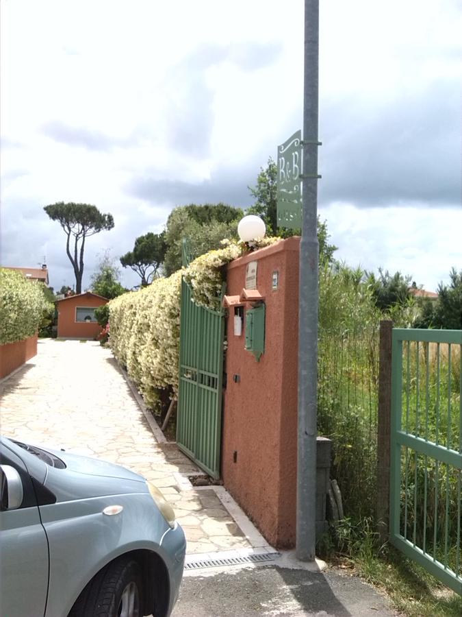 Giusy Bed And Breakfast Marina Di Carrara Eksteriør billede