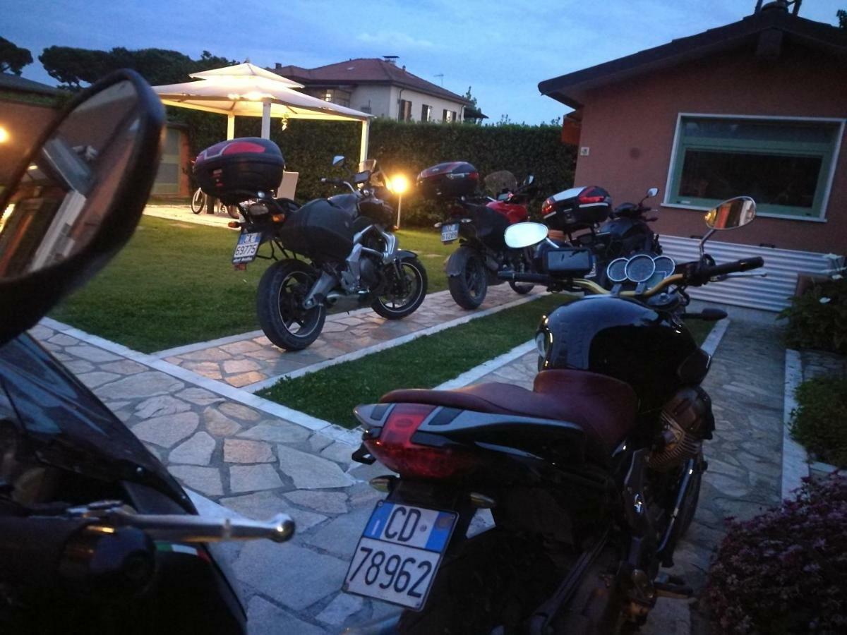 Giusy Bed And Breakfast Marina Di Carrara Eksteriør billede